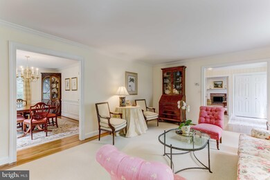 8529 Hill Spring Dr, Lutherville Timonium, MD 21093 - photo 5