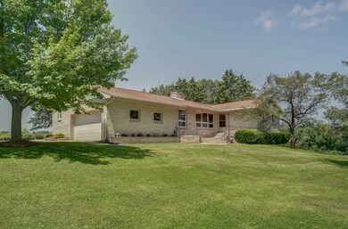 1425 Sayles Trail, Belleville, WI 53508 - photo 6