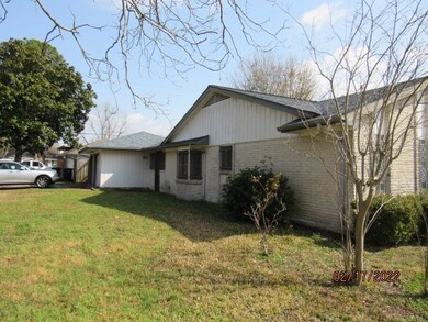 8203 Coastway Ln, Houston, TX 77075 - photo 3