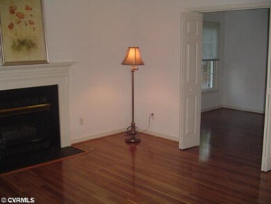 Living Room - Open or remove doors to third bedroo