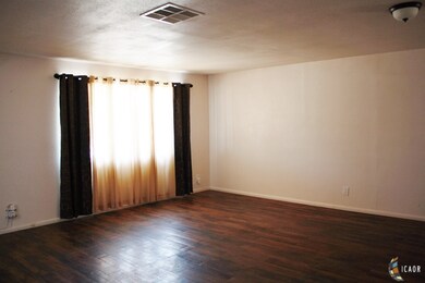 558 Woodward Ave, El Centro, CA 92243 - photo 2