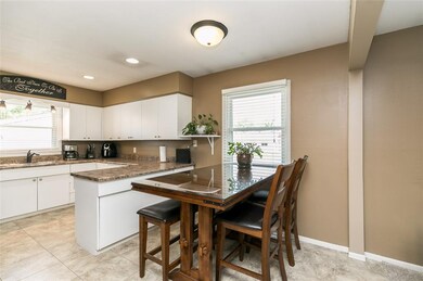 726 31st St SE, Cedar Rapids, IA 52403 - photo 5