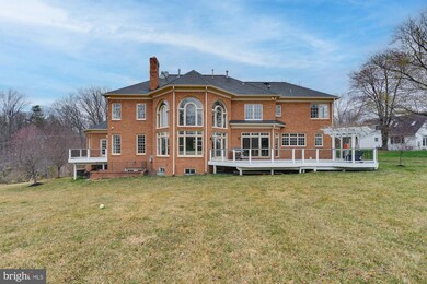 11133 Oakton Rd, Oakton, VA 22124 - photo 7