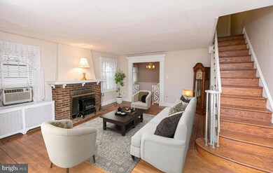 1052 Allengrove St, Philadelphia, PA 19124 - photo 2