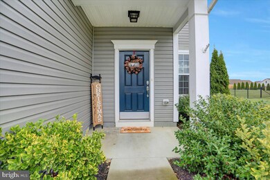 722 Bristol Dr, Greencastle, PA 17225 - photo 2