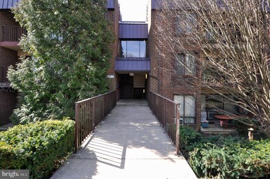 132 Roberts Ln unit 101, Alexandria, VA 22314 - photo 3