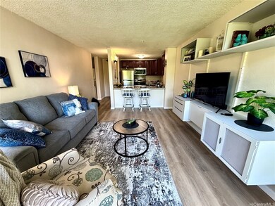 98-410 Koauka Loop unit 3B, Aiea, HI 96701 - photo 2