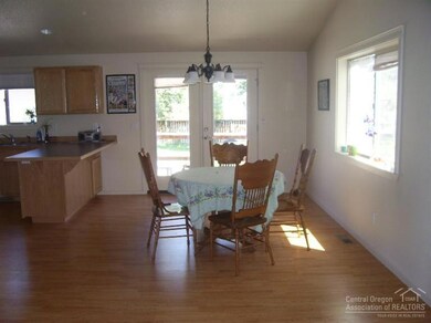 1643 NW Hickory Place, Redmond, OR 97756 - photo 4