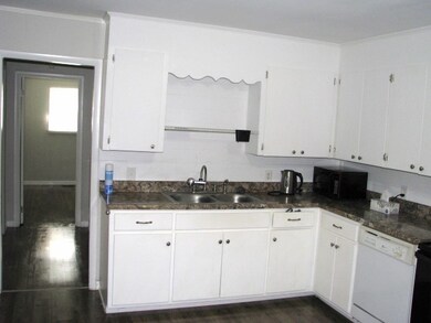 114 E Cedar St, Shelbyville, TN 37160 - photo 5