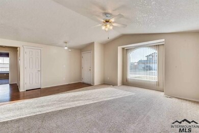 1401 Willow Creek Dr, Nampa, ID 83686 - photo 4