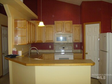 807 Ada Ct, Nampa, ID 83686 - photo 5