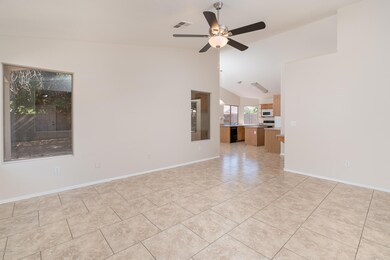 05_Family-Room-01