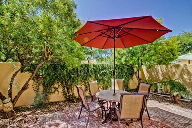 PRIVATE BACKYARD!!