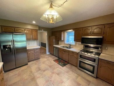 711 NW 16th St, Blue Springs, MO 64015 - photo 3