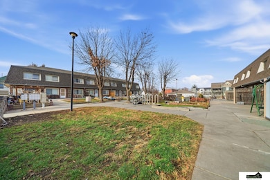 2449 U St unit 2449U, Lincoln, NE 68503 - photo 3