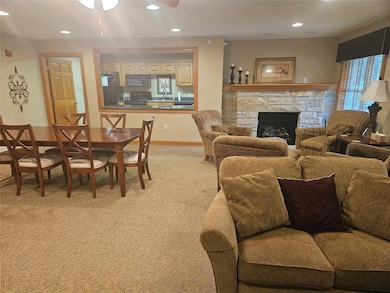 711 16th Ave unit U204, Grinnell, IA 50112 - photo 4