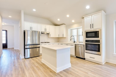 122 Biscayne Bay Bend, Kyle, TX 78640 - photo 7