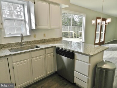 12981 Hampton Forest Ct, Fairfax, VA 22030 - photo 7