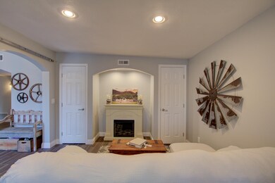 1st Bedroom/Office