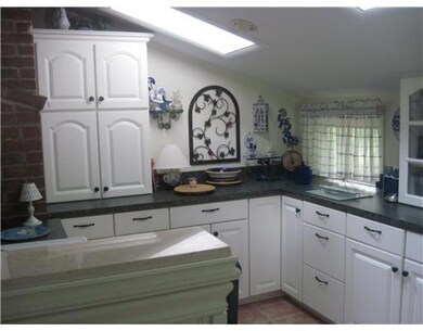 159 Border Ave, Wakefield, RI 02879 - photo 5