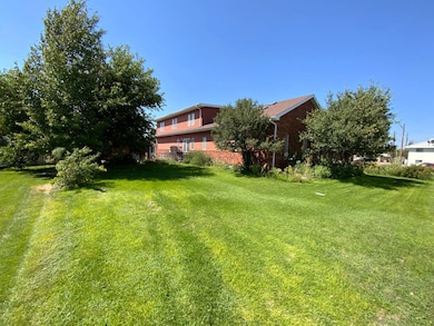 522 E 26th St, Scottsbluff, NE 69361 - photo 3