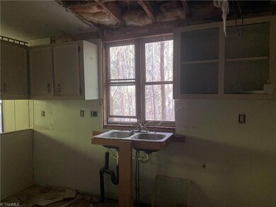 2308 Forest Hills Dr, Asheboro, NC 27205 - photo 5