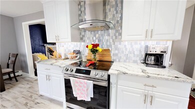 8 Campeau St, Woonsocket, RI 02895 - photo 6