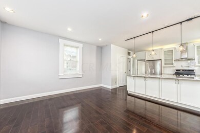 w 129 Jackson St003
