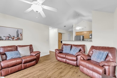 1431 Harts Ridge Dr, Seneca, SC 29678 - photo 4