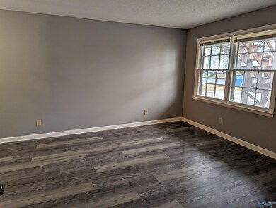 1609 Ororke Ln SW unit C, Decatur, AL 35603 - photo 2