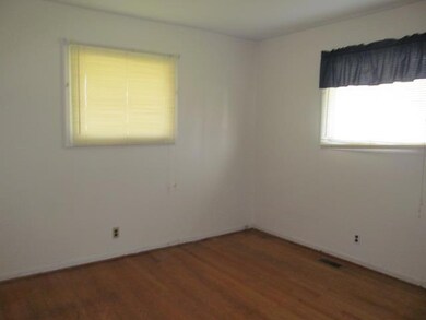 100 Woodcrest Blvd, Manchester, TN 37355 - photo 7