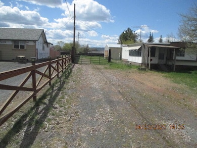 2914 Bisbee St, Klamath Falls, OR 97603 - photo 3