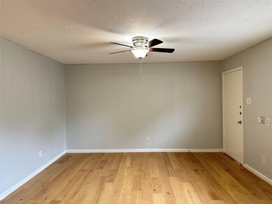 8010 Roswell St unit 1, Houston, TX 77022 - photo 2