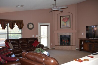 Family Room w/fireplace