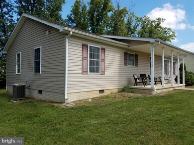 211 Leviticus Dr, Bunker Hill, WV 25413 - photo 2