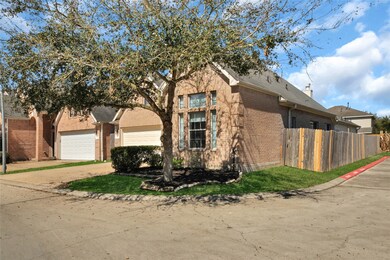 9051 Fuqua Villas Ln, Houston, TX 77075 - photo 2