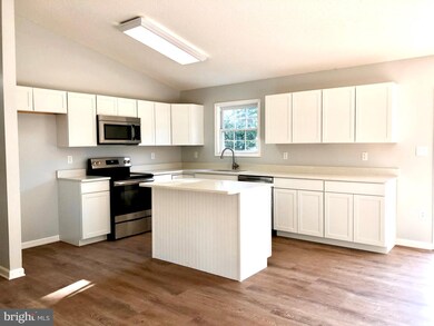 1079 N Timber Ridge Rd, Cross Junction, VA 22625 - photo 3