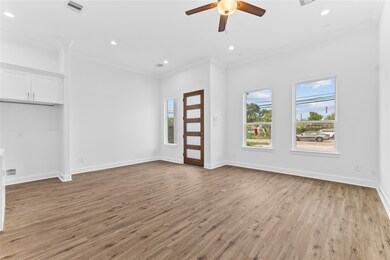 7805 Farnsworth St unit A, Houston, TX 77022 - photo 5