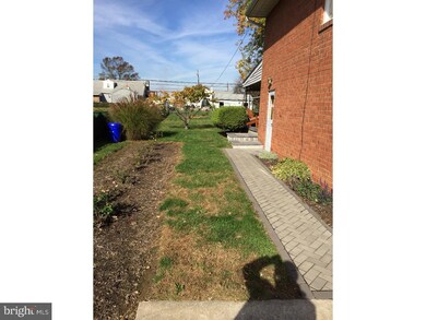 1432 Sandwood Rd, Conshohocken, PA 19428 - photo 3