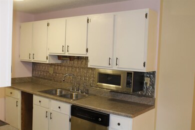 1929 Blackstone Dr unit 1929, Nashua, NH 03063 - photo 5