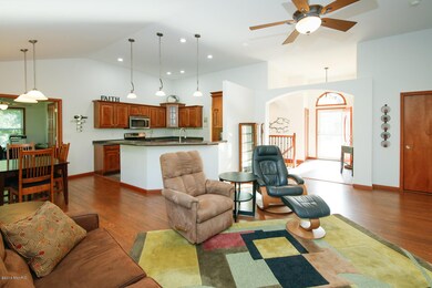 4049 Stone Mountain-106
