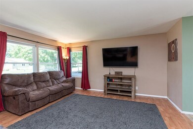 5539 Plainview Dr NW, Cedar Rapids, IA 52405 - photo 4