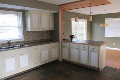 738 Carpico-Kitchen