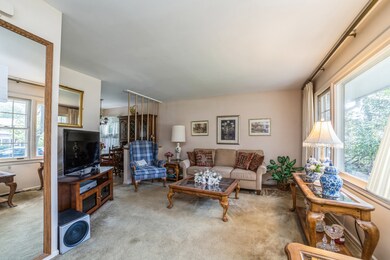 819 Oceola Dr, Algonquin, IL 60102 - photo 5