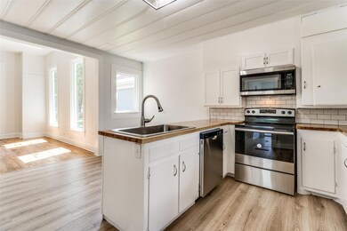 1015 W Nelson St, Denison, TX 75020 - photo 7