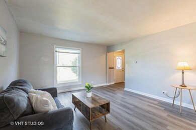 3256 Gresham Ln E, Aurora, IL 60504 - photo 2