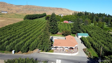 1055 N Jackson Ave, East Wenatchee, WA 98802 - photo 2