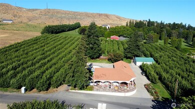 1055 N Jackson Place, East Wenatchee, WA 98802 - photo 2