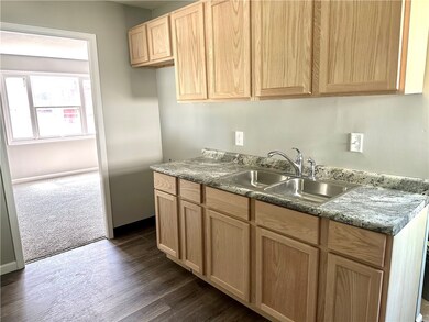 421 Woodlawn Ave, Mattoon, IL 61938 - photo 3