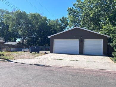 Detached garage